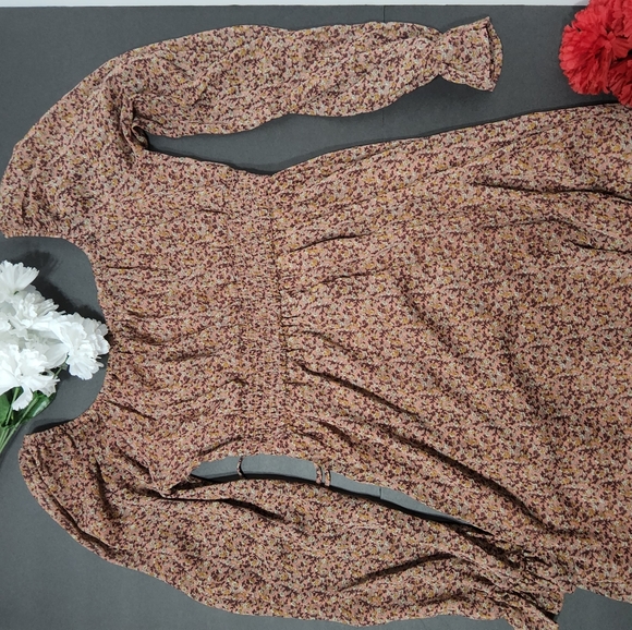 Cute Floral Off the Shoulder Dress - Picture 3 of 8